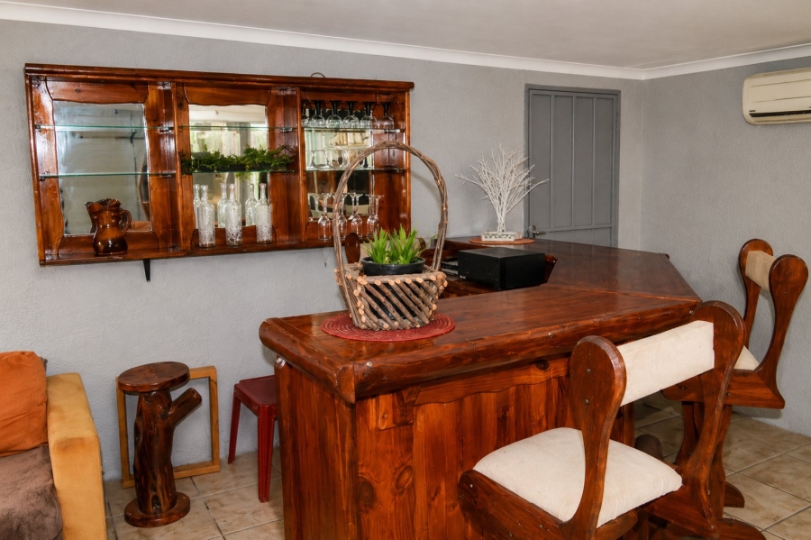 4 Bedroom Property for Sale in Flimieda North West